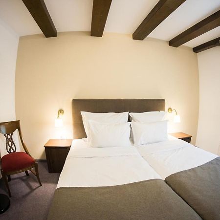 Nest Hotell Drobeta Turnu Severin Eksteriør bilde