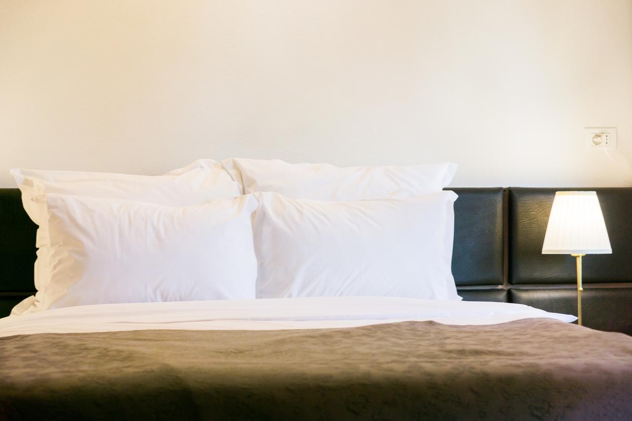 Nest Hotell Drobeta Turnu Severin Eksteriør bilde